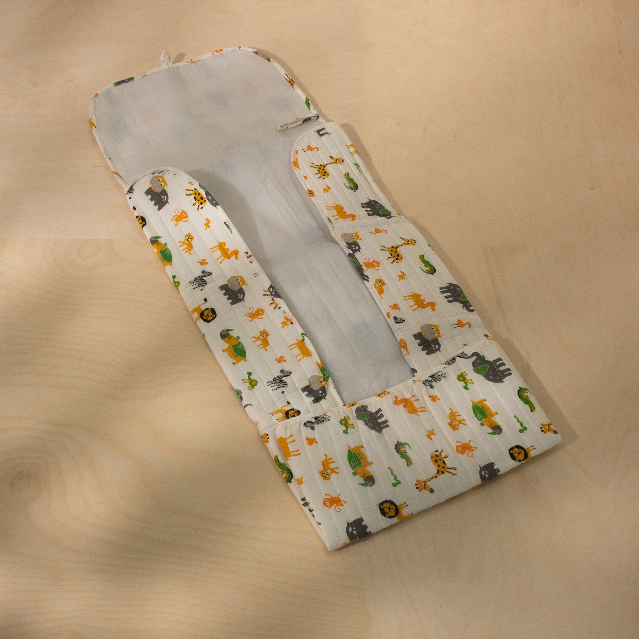 Travel-Friendly Diaper Changing Mat with Animal Print – Compact, Soft Cotton, Easy-to-Clean