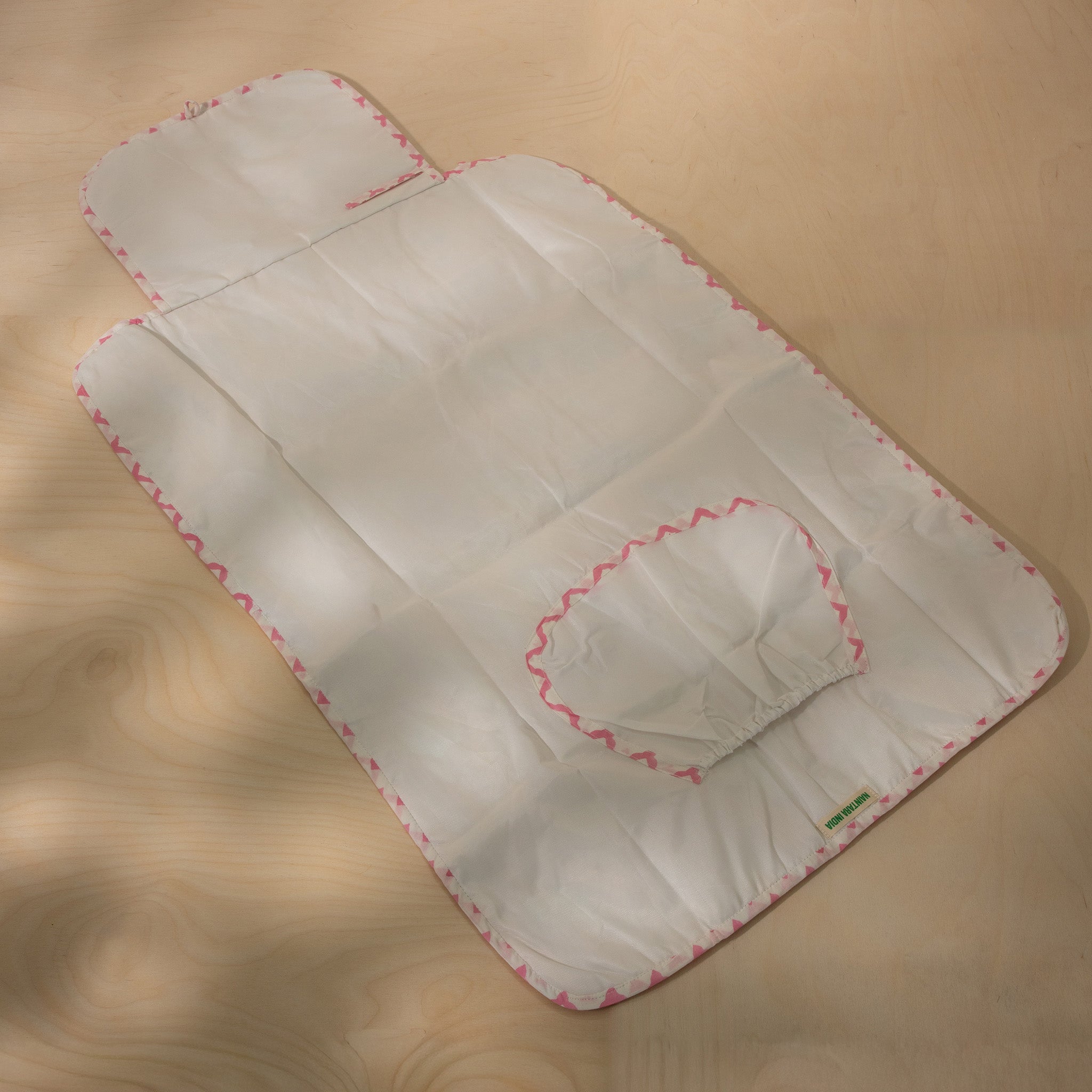 Portable and Travel-friendly Diaper Changing Mat with Animal Print – Soft Cotton, Easy-to-Clean Design for On-the-Go Parents